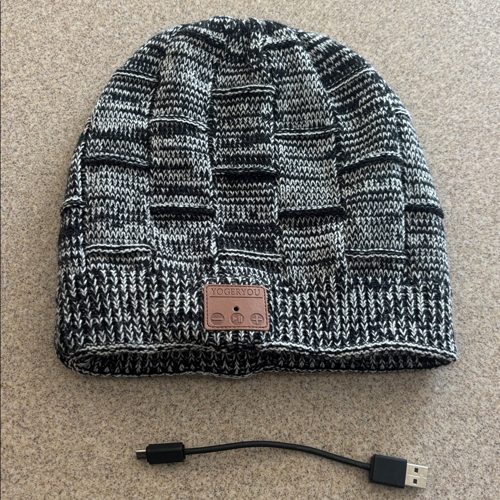 YogerYou Bluetooth Music Beanie Black/White Unisex Hat, Handsfree